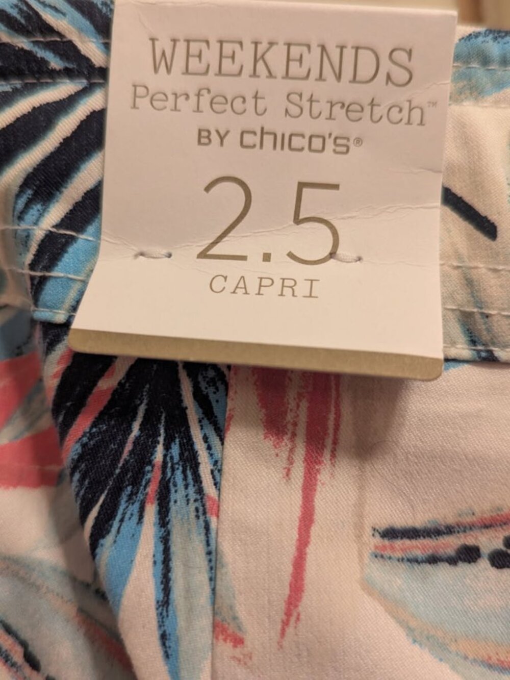 Capri's NWT Very cute Chico's size 2.5/ex-large - Picture 3 of 4